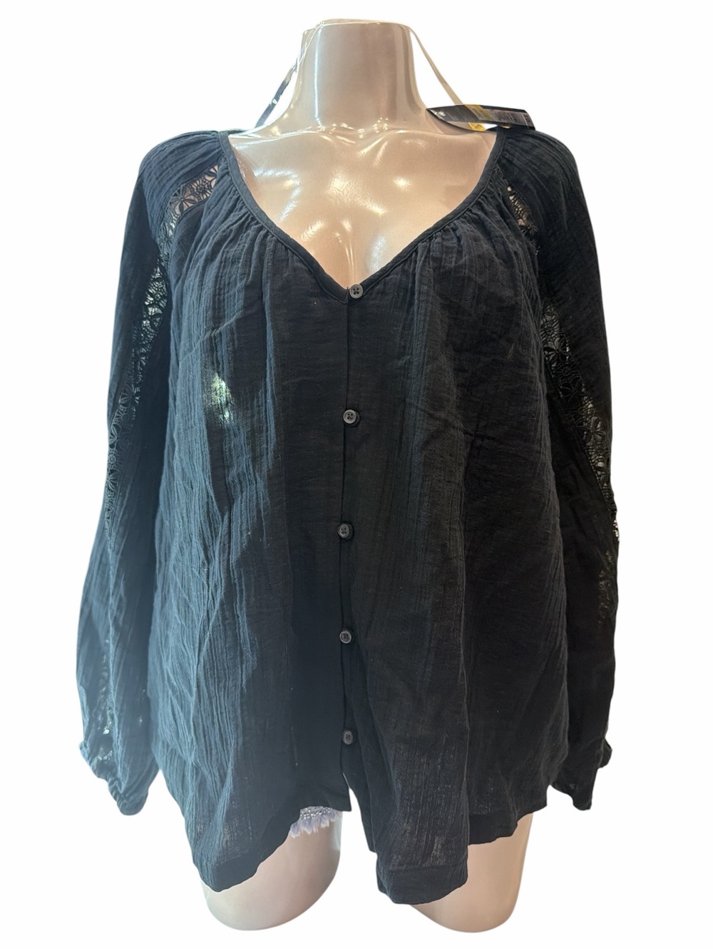 Universal Thread Black Button-Front Lace-Inset Blouse